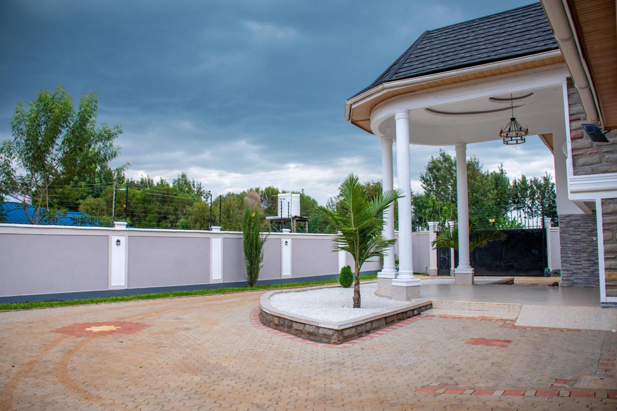 Orana Luxury Palace Villa Eldoret Exterior photo