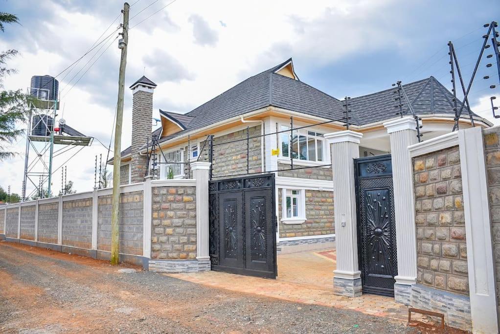 Orana Luxury Palace Villa Eldoret Exterior photo